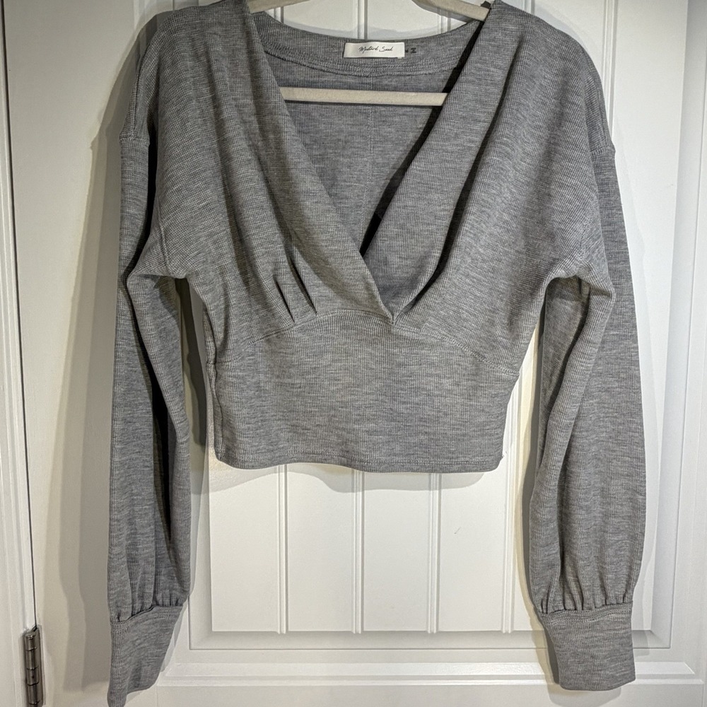 Mustard Seed Gray Ribbed Deep V Long Sleeve Cropped Top Women's‎ Medium